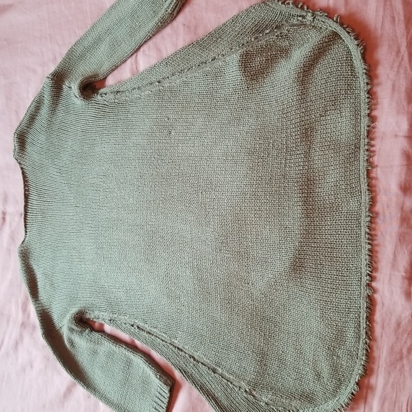 Pullover V-Neck Sweater - Picture 7 of 11